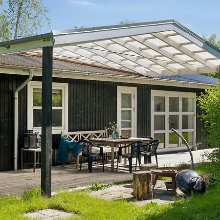 Iliane - 450m From The Sea By Interhome
